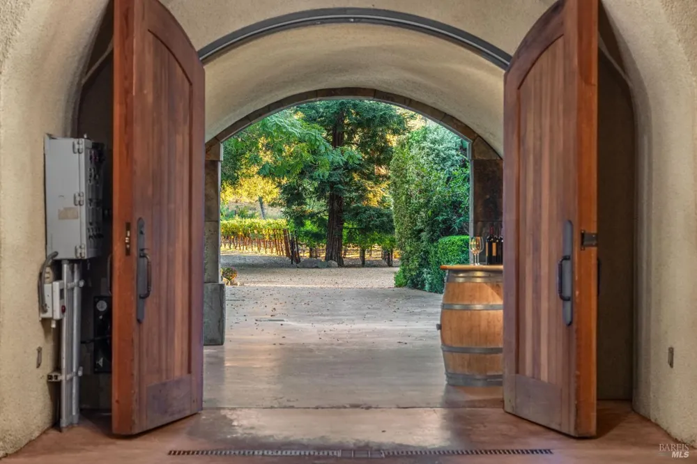 3242 Silverado Trail St. Helena, CA 94574