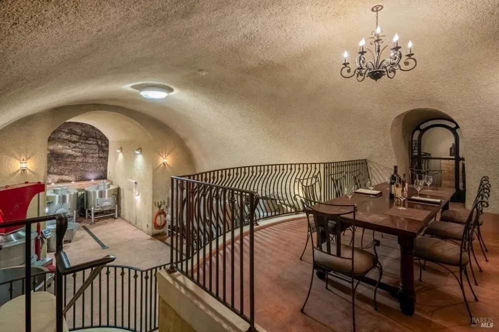 3242 Silverado Trail St. Helena, CA 94574