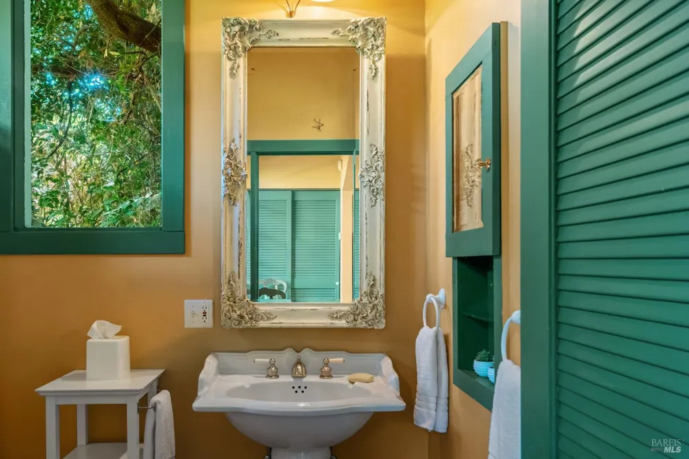 3242 Silverado Trail St. Helena, CA 94574