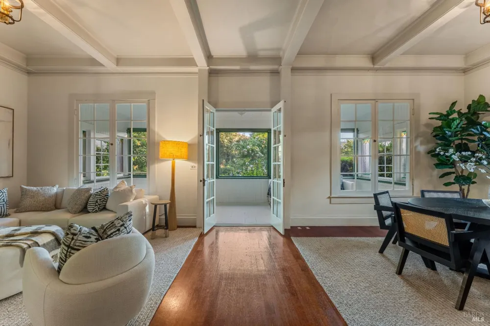 3242 Silverado Trail St. Helena, CA 94574