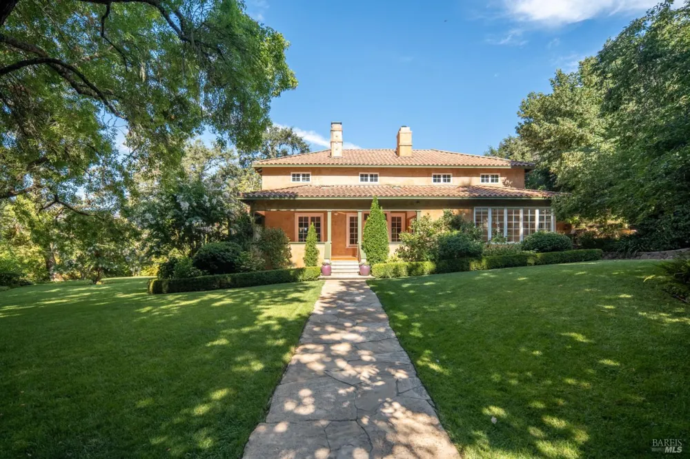 3242 Silverado Trail St. Helena, CA 94574