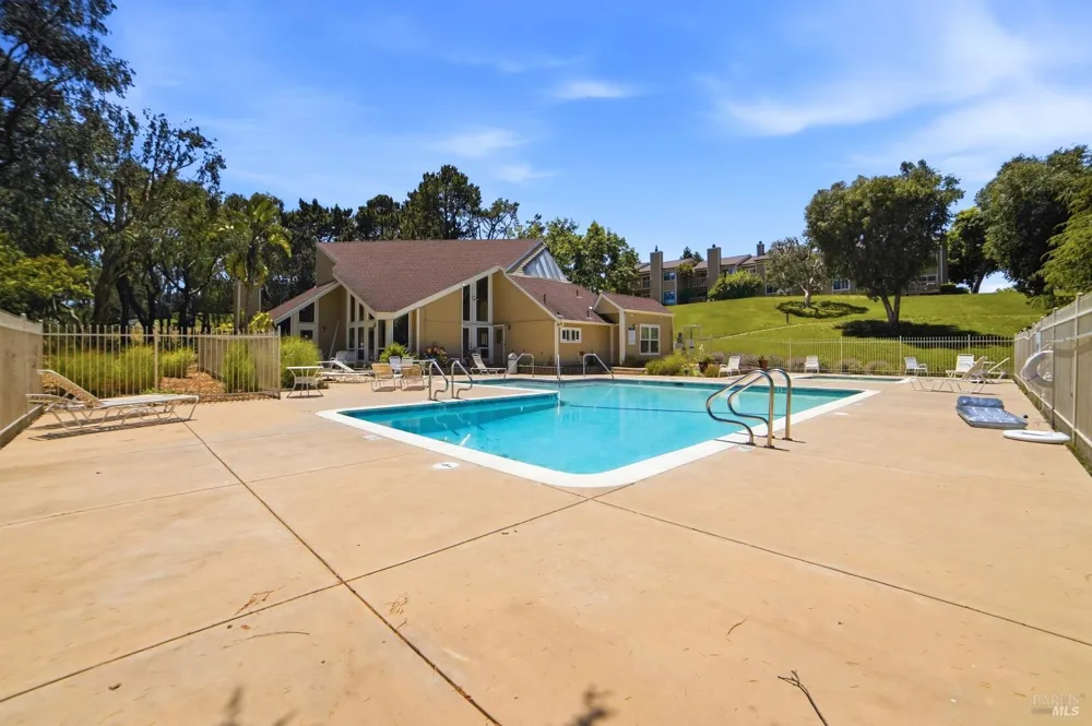8 Chaucer Court Mill Valley, CA 94941