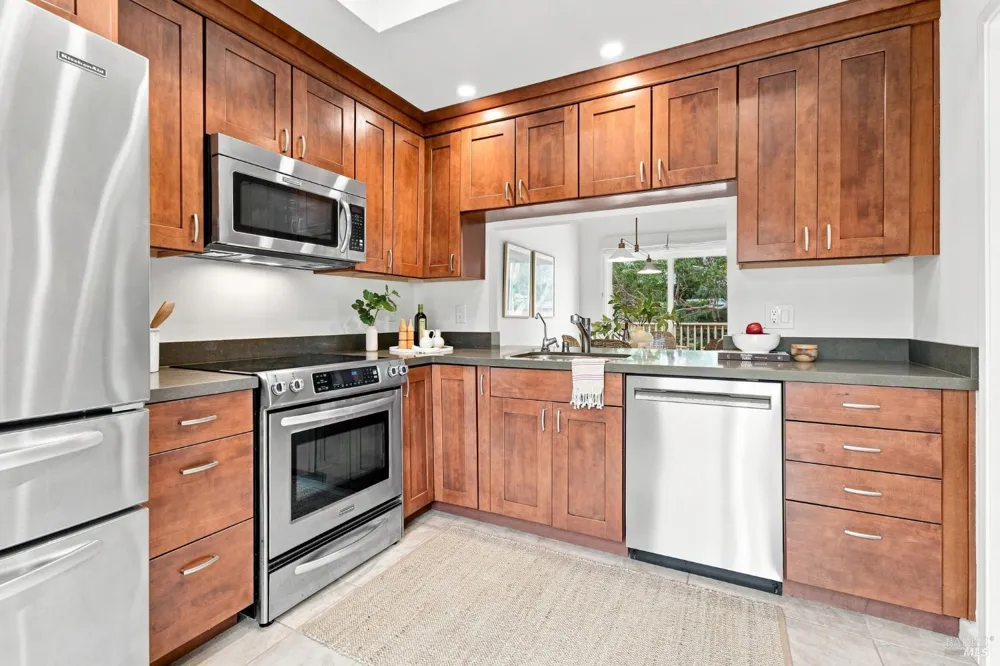8 Chaucer Court Mill Valley, CA 94941
