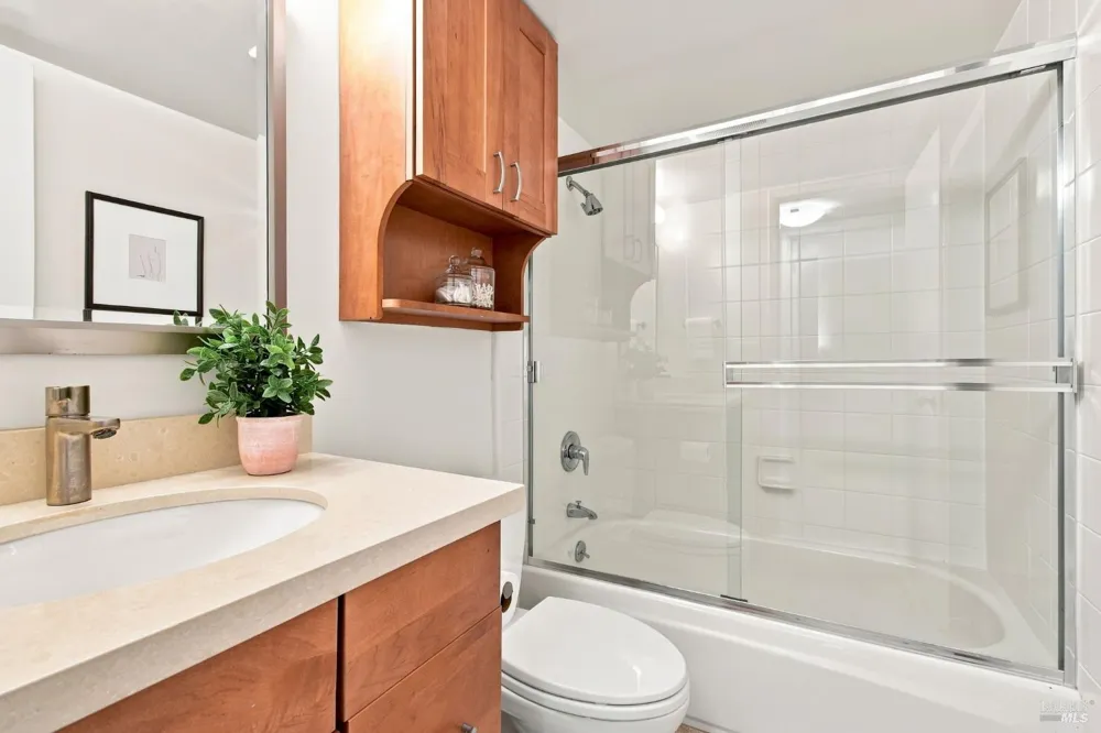 8 Chaucer Court Mill Valley, CA 94941