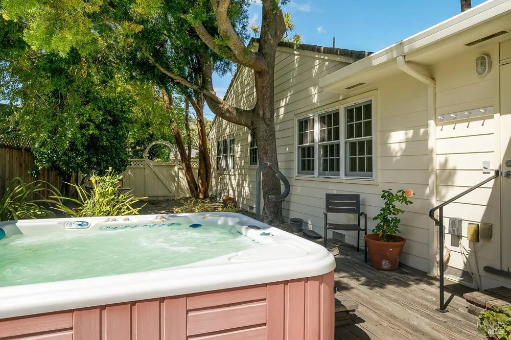 7 Locksly Lane San Rafael, CA 94901