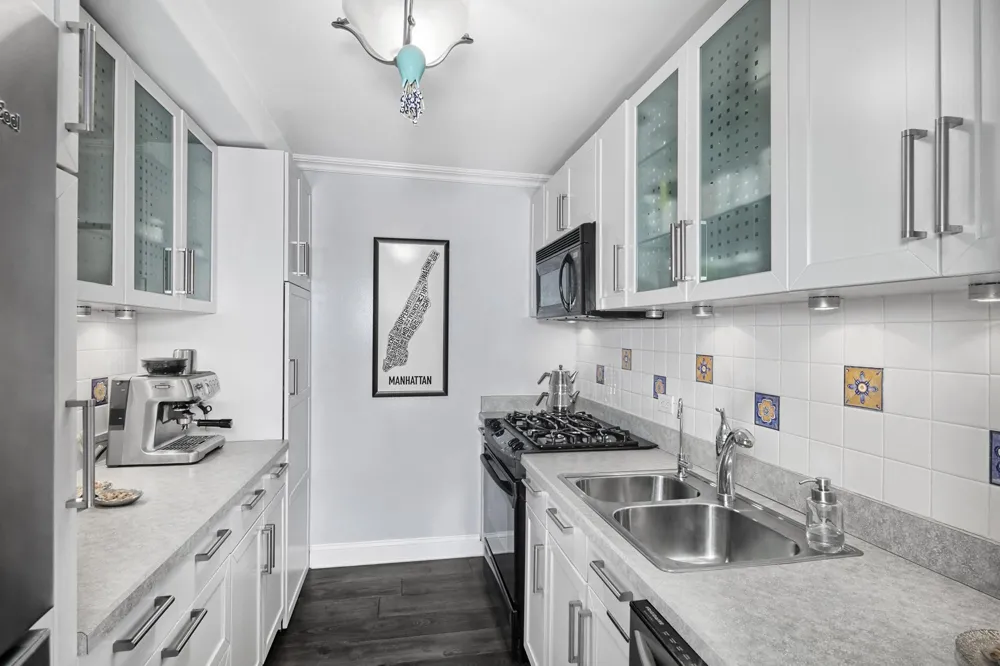 7004 BLVD EAST Guttenberg, NJ 07093