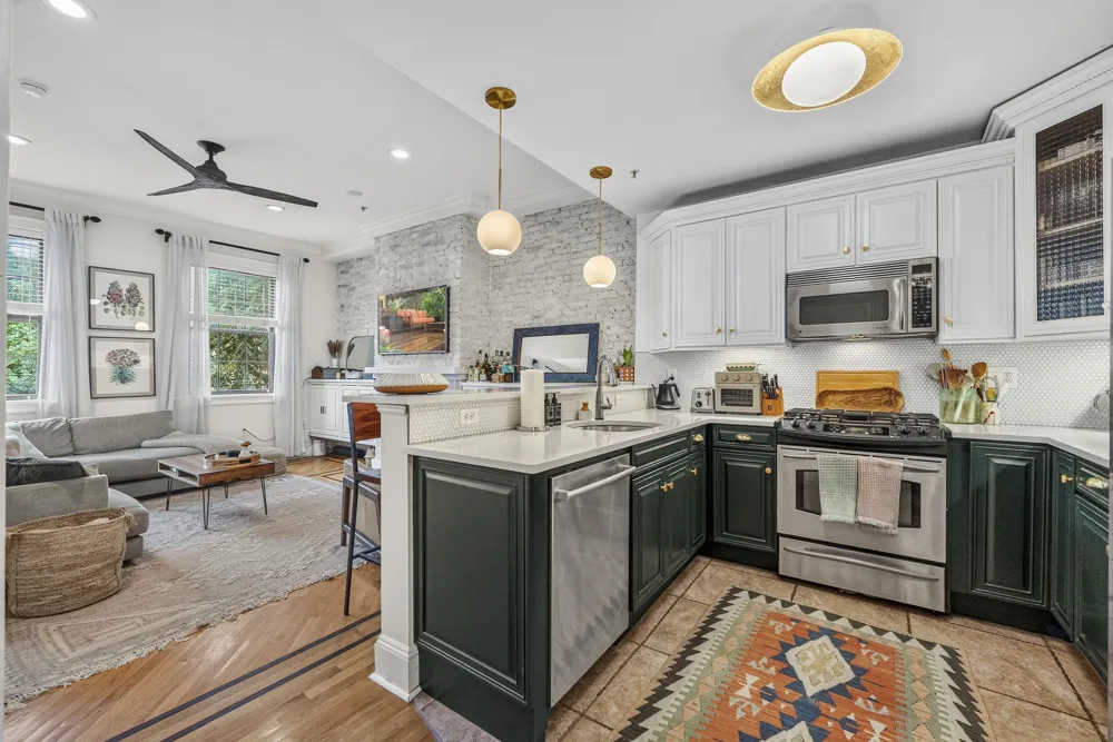 121 BLOOMFIELD ST Hoboken, NJ 07030