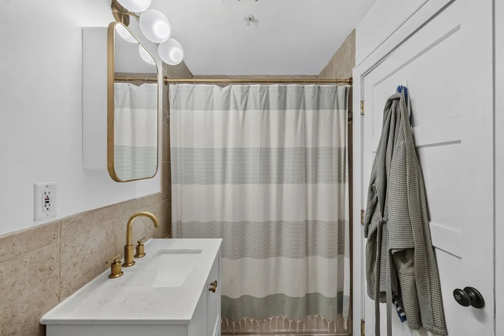 121 BLOOMFIELD ST Hoboken, NJ 07030