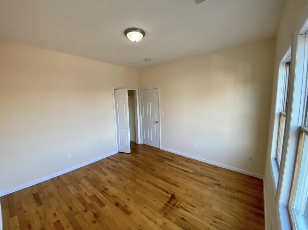 391 BROADWAY Bayonne, NJ 07002