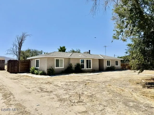 11132 E Avenue R6 Littlerock, CA 93543