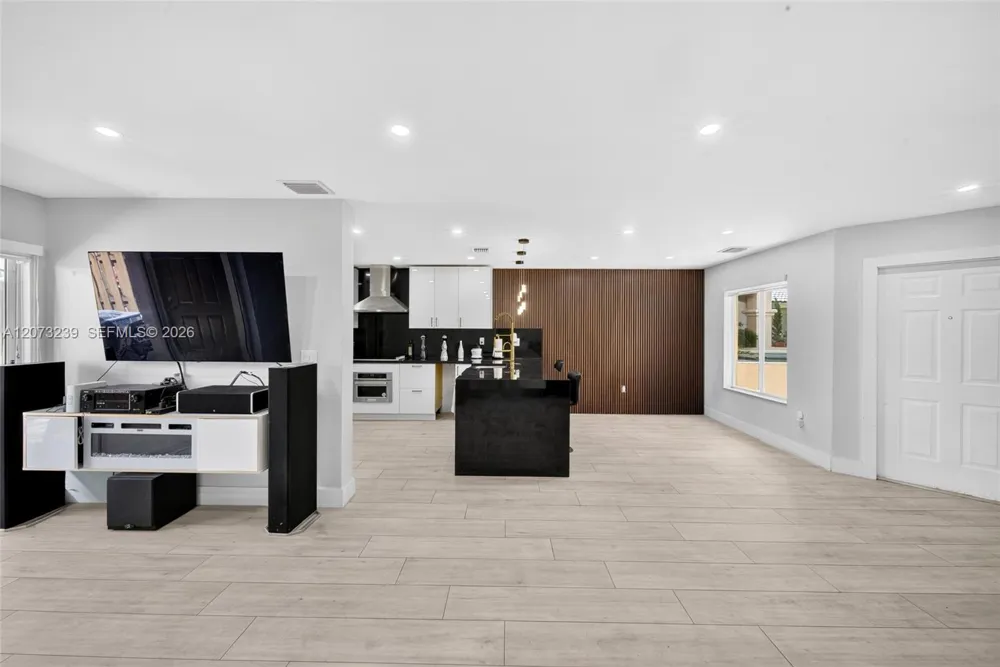 16407 SW 73rd Ter Miami, FL 33193