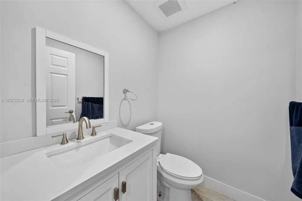 16407 SW 73rd Ter Miami, FL 33193