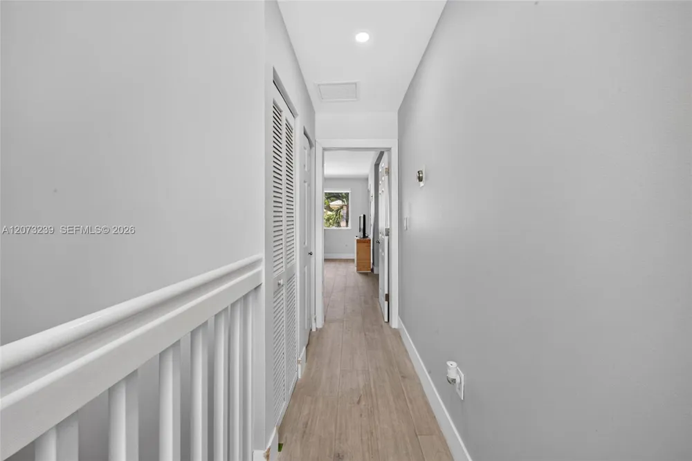 16407 SW 73rd Ter Miami, FL 33193