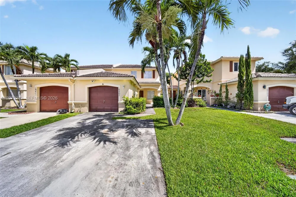 16407 SW 73rd Ter Miami, FL 33193