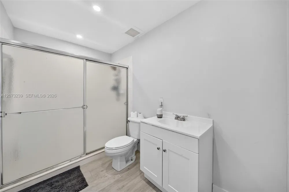 16407 SW 73rd Ter Miami, FL 33193