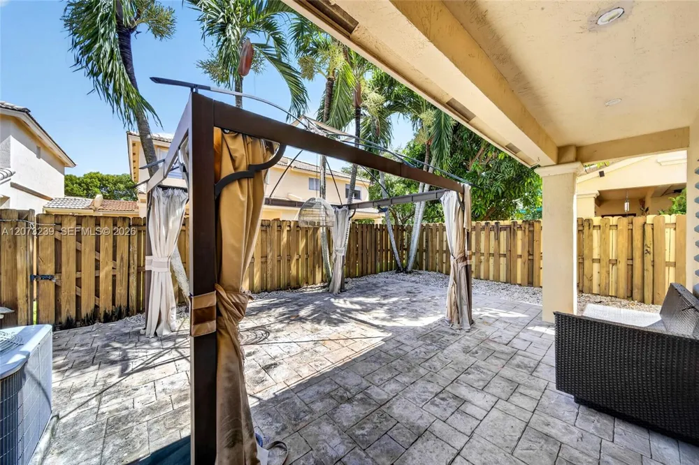 16407 SW 73rd Ter Miami, FL 33193