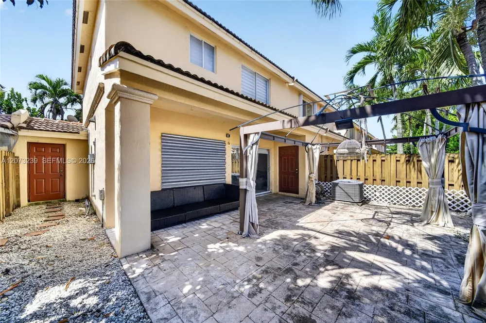 16407 SW 73rd Ter Miami, FL 33193