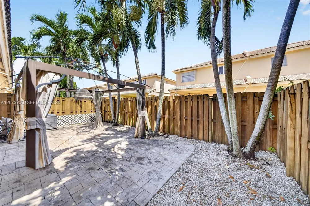 16407 SW 73rd Ter Miami, FL 33193