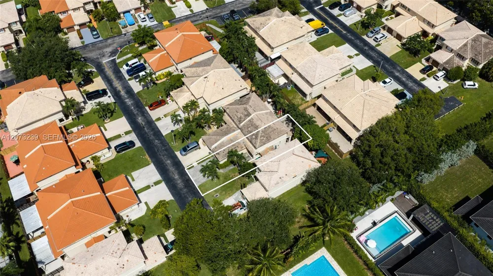 16407 SW 73rd Ter Miami, FL 33193