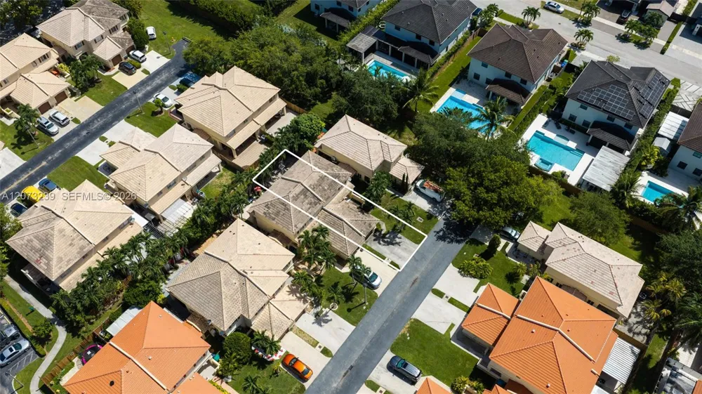 16407 SW 73rd Ter Miami, FL 33193