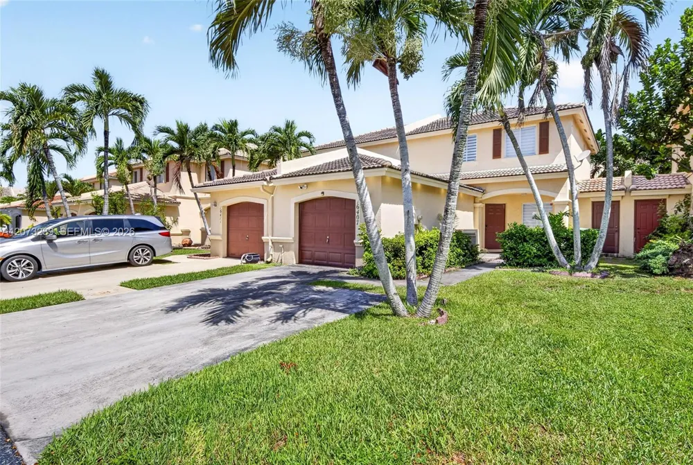 16407 SW 73rd Ter Miami, FL 33193