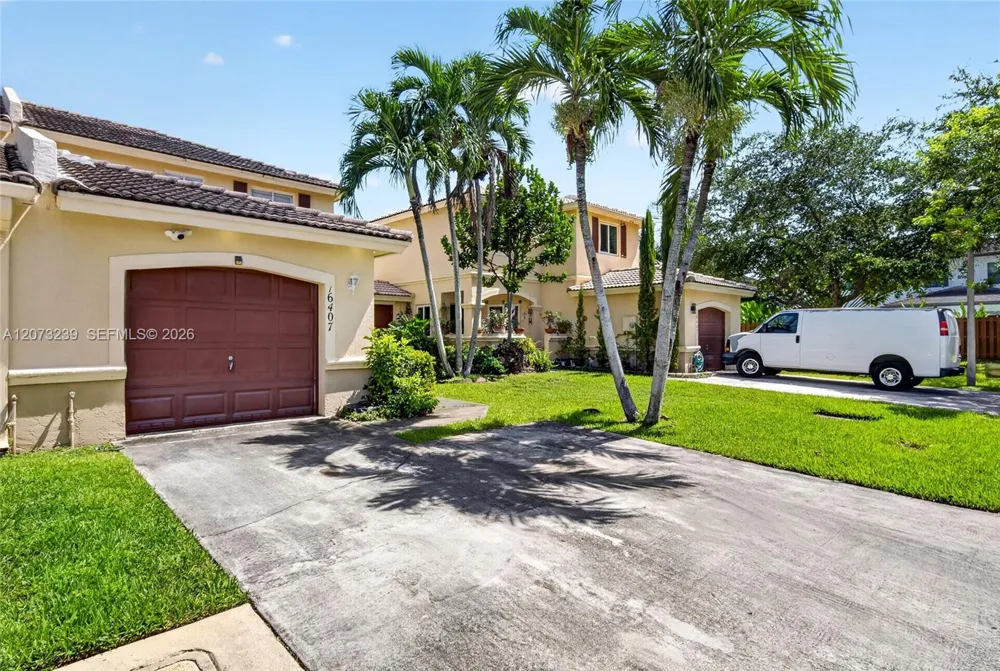 16407 SW 73rd Ter Miami, FL 33193