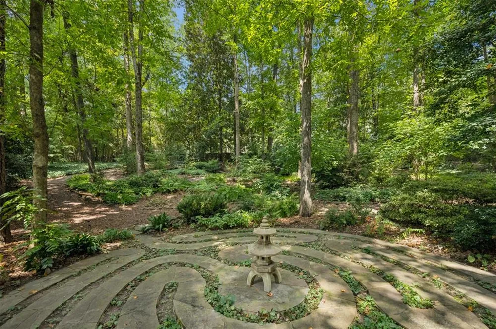 3990 E Brookhaven Drive NE Atlanta, GA 30319