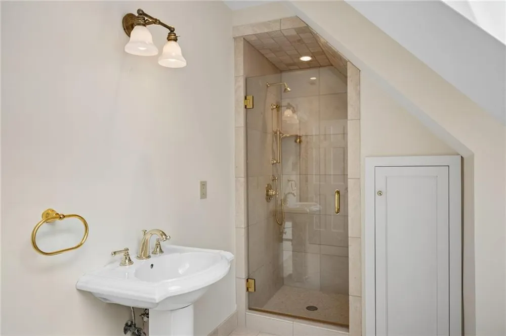 3990 E Brookhaven Drive NE Atlanta, GA 30319