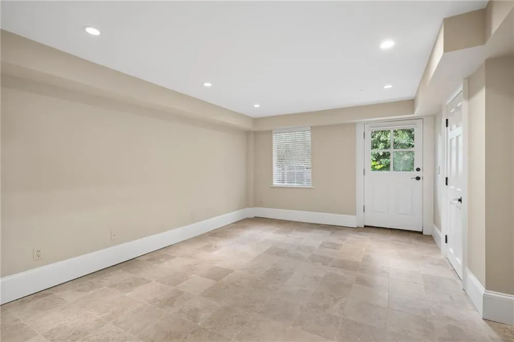 3990 E Brookhaven Drive NE Atlanta, GA 30319