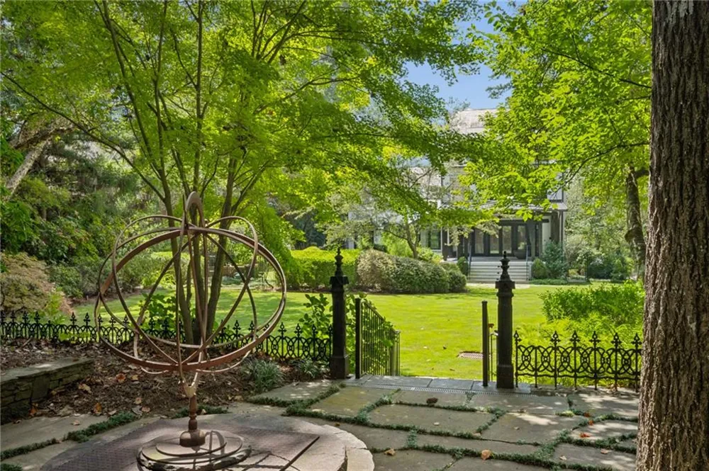 3990 E Brookhaven Drive NE Atlanta, GA 30319