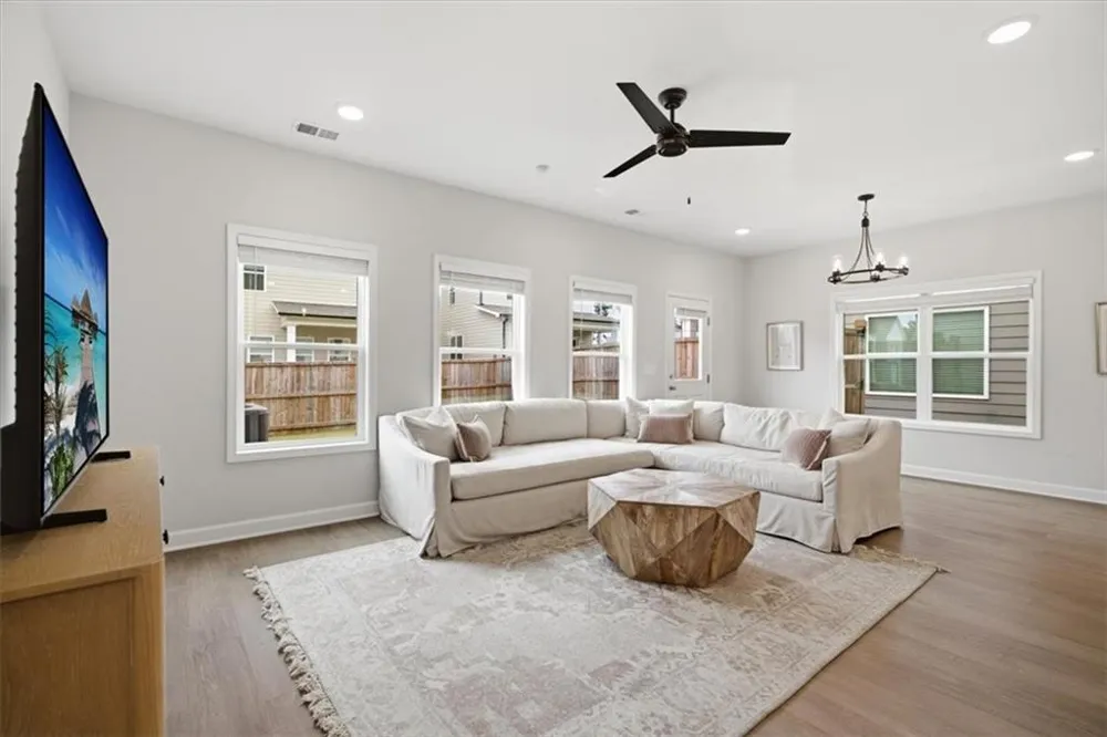 112 Winsome Way Woodstock, GA 30188