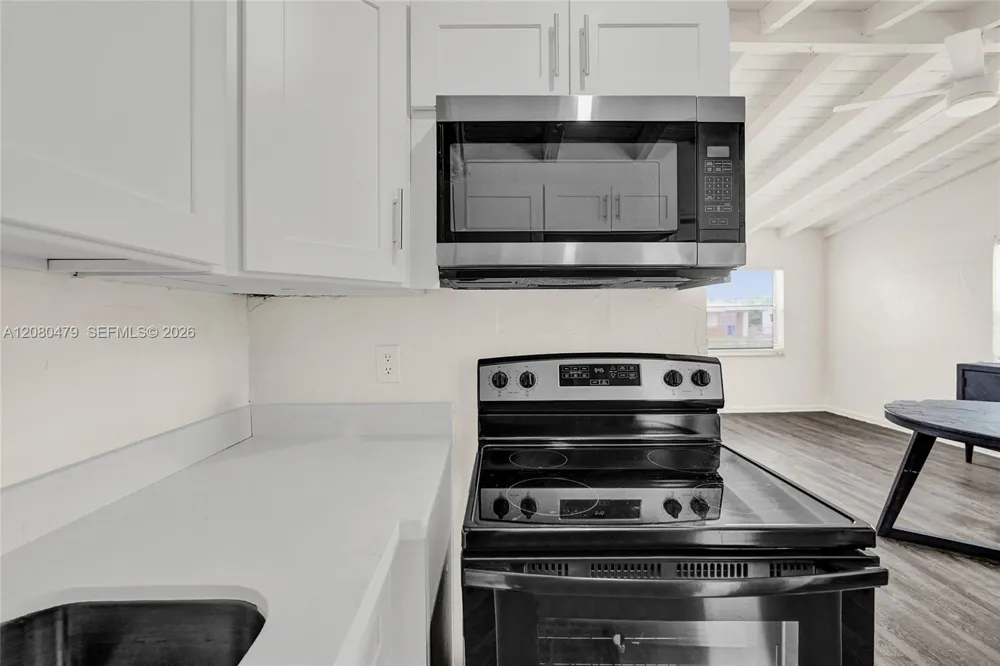 1843 Lauderdale Manor Dr Fort Lauderdale, FL 33311