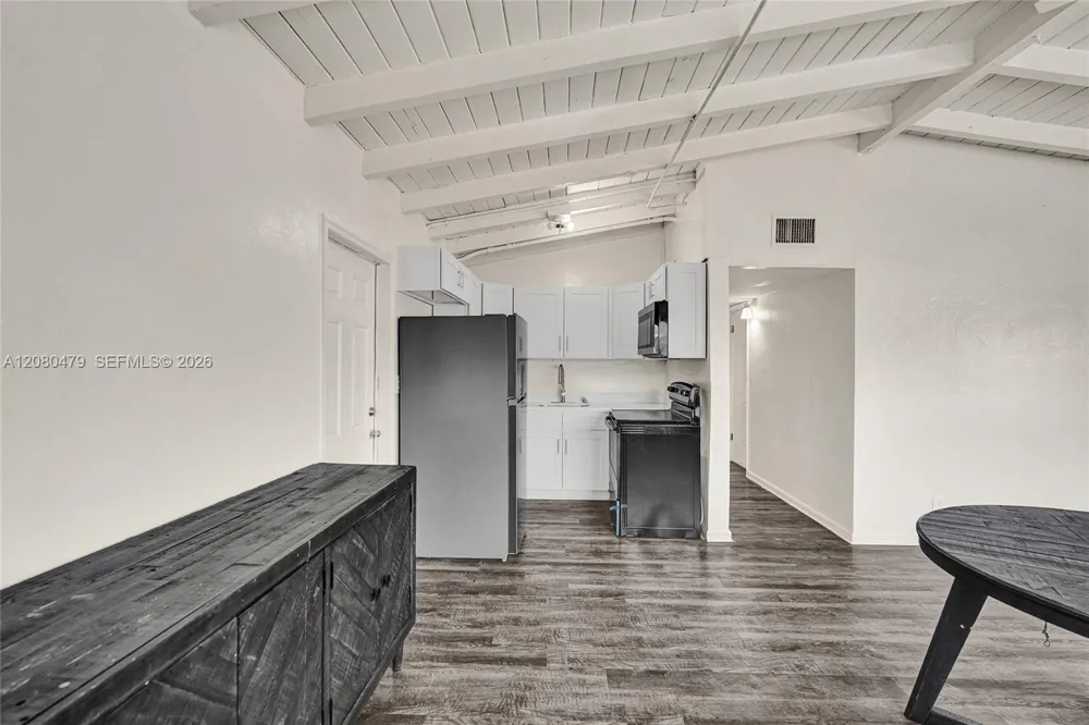 1843 Lauderdale Manor Dr Fort Lauderdale, FL 33311