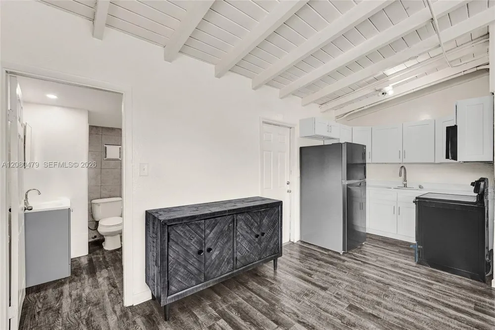 1843 Lauderdale Manor Dr Fort Lauderdale, FL 33311