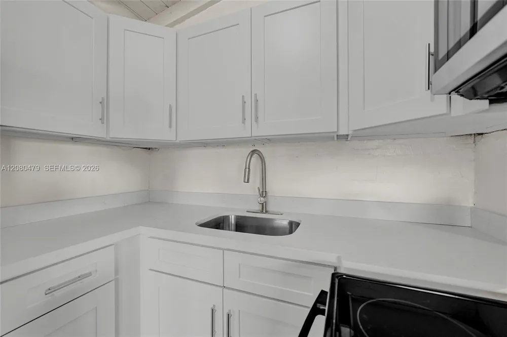 1843 Lauderdale Manor Dr Fort Lauderdale, FL 33311