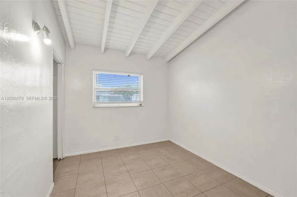 1843 Lauderdale Manor Dr Fort Lauderdale, FL 33311