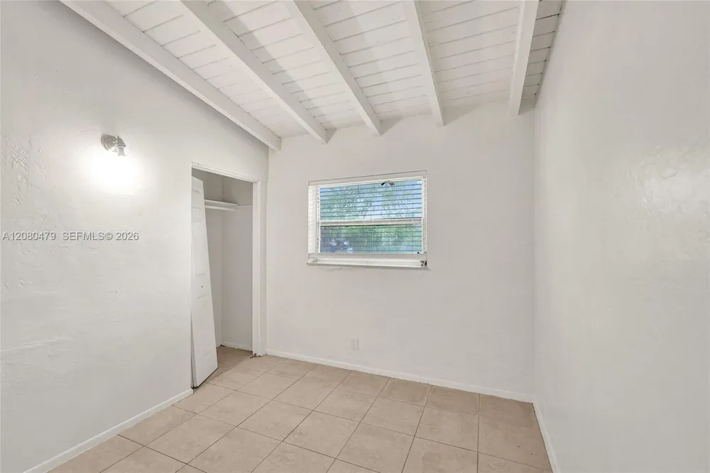 1843 Lauderdale Manor Dr Fort Lauderdale, FL 33311