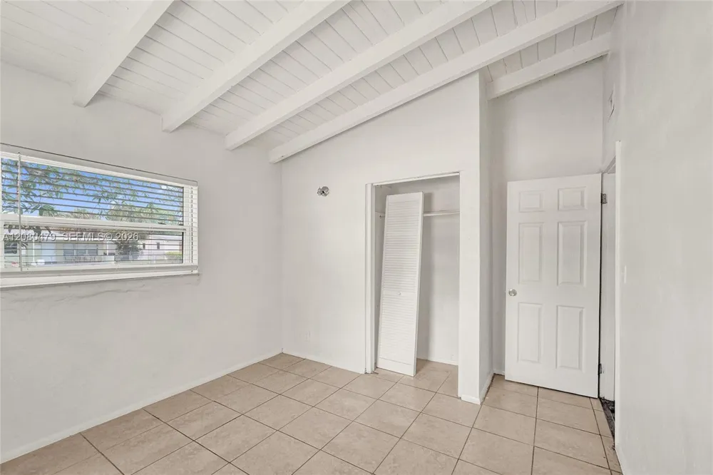 1843 Lauderdale Manor Dr Fort Lauderdale, FL 33311