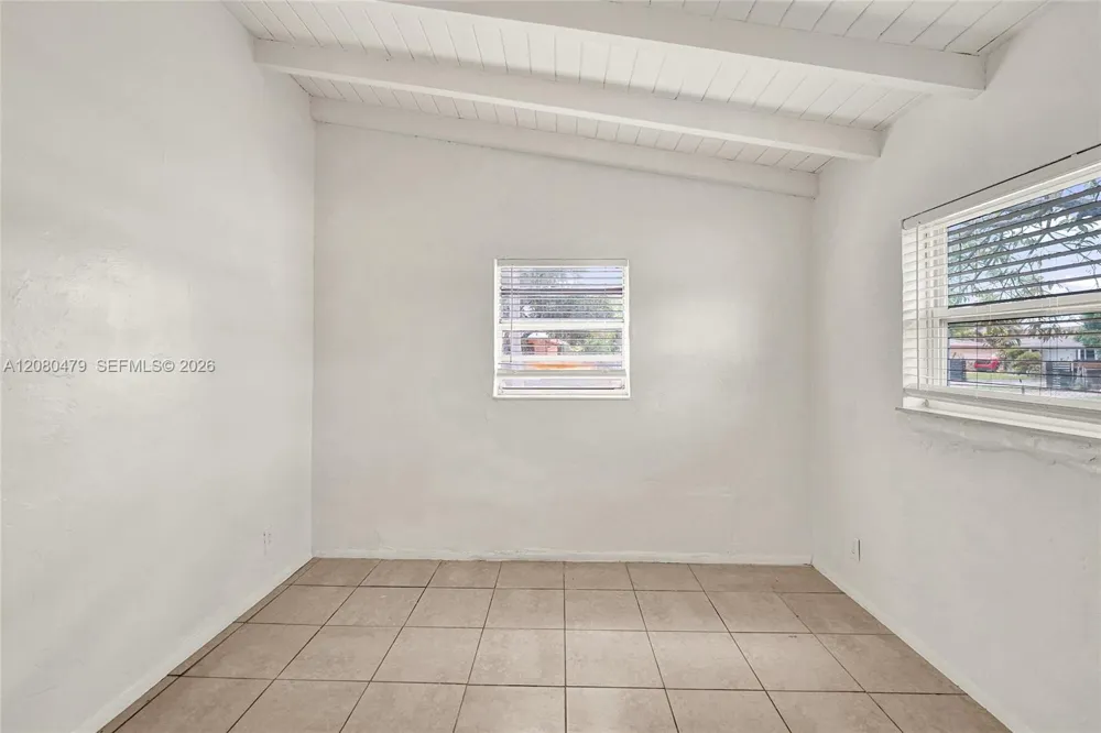 1843 Lauderdale Manor Dr Fort Lauderdale, FL 33311