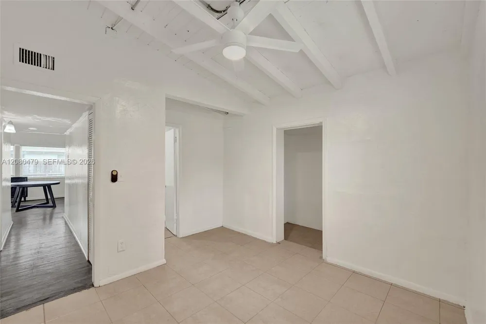 1843 Lauderdale Manor Dr Fort Lauderdale, FL 33311