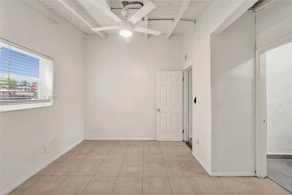 1843 Lauderdale Manor Dr Fort Lauderdale, FL 33311
