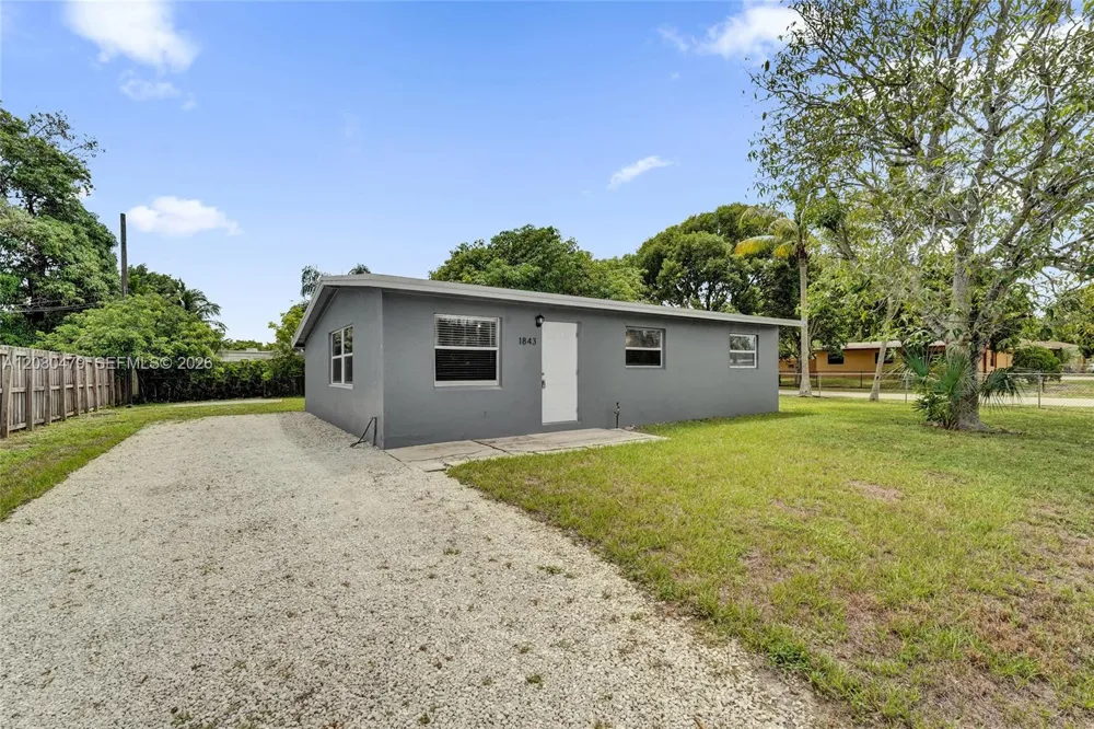 1843 Lauderdale Manor Dr Fort Lauderdale, FL 33311