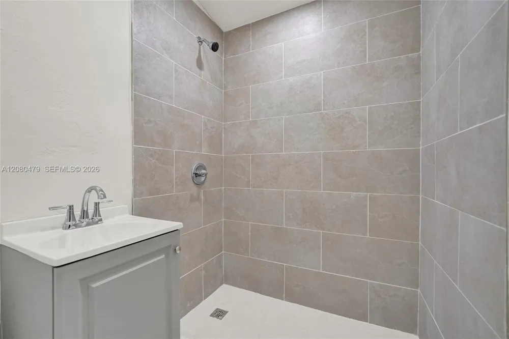 1843 Lauderdale Manor Dr Fort Lauderdale, FL 33311