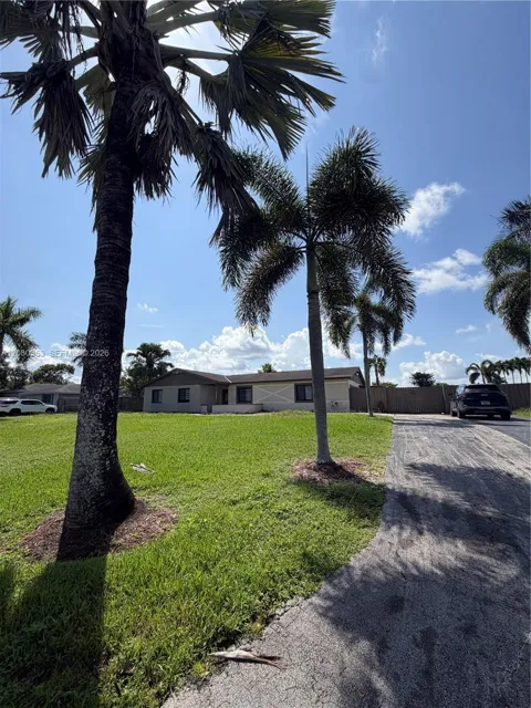 1422 NW 20th St