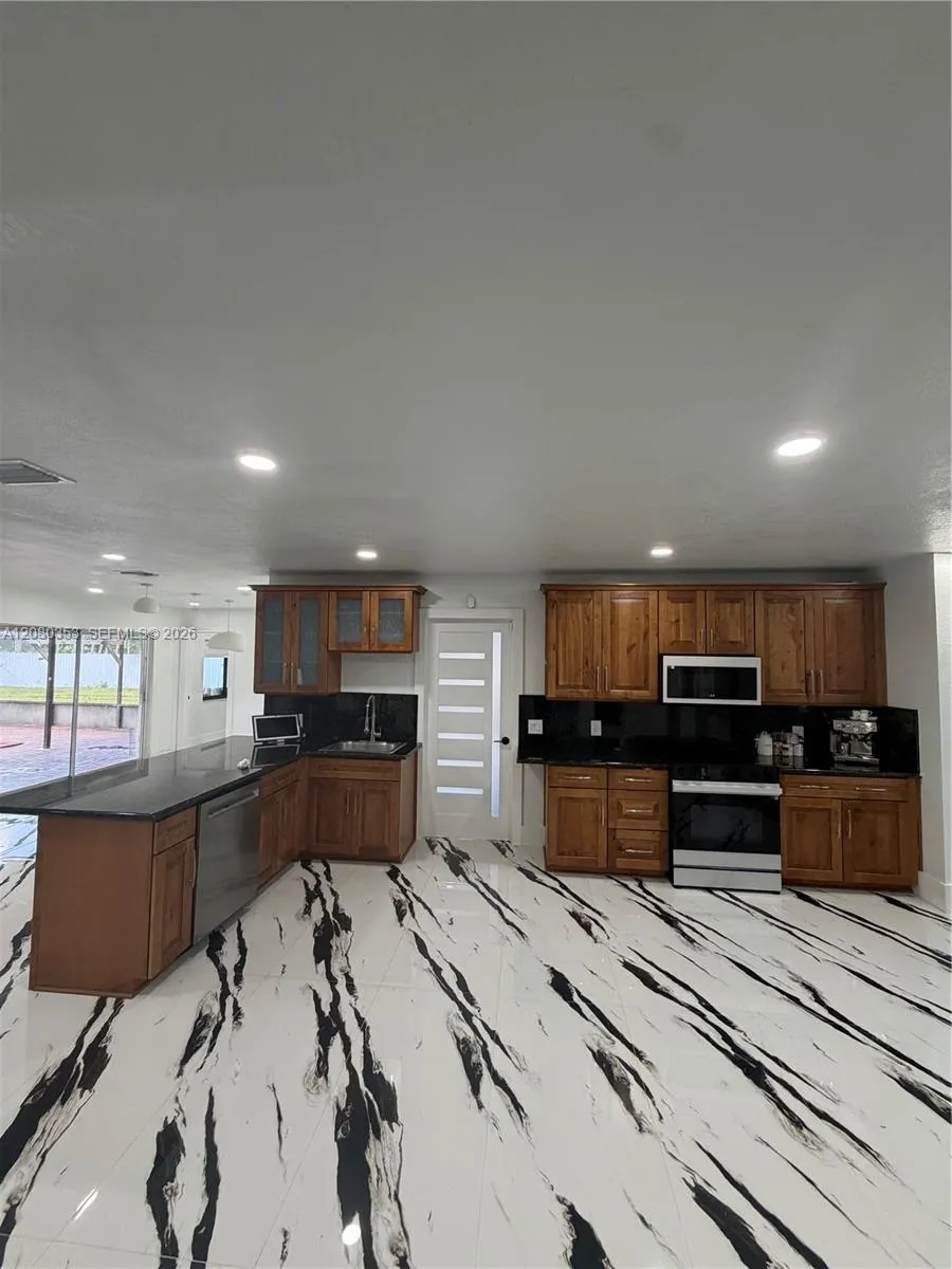 1422 NW 20th St Homestead, FL 33030