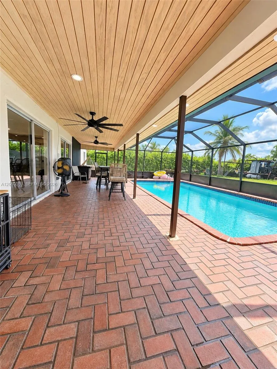 1422 NW 20th St Homestead, FL 33030
