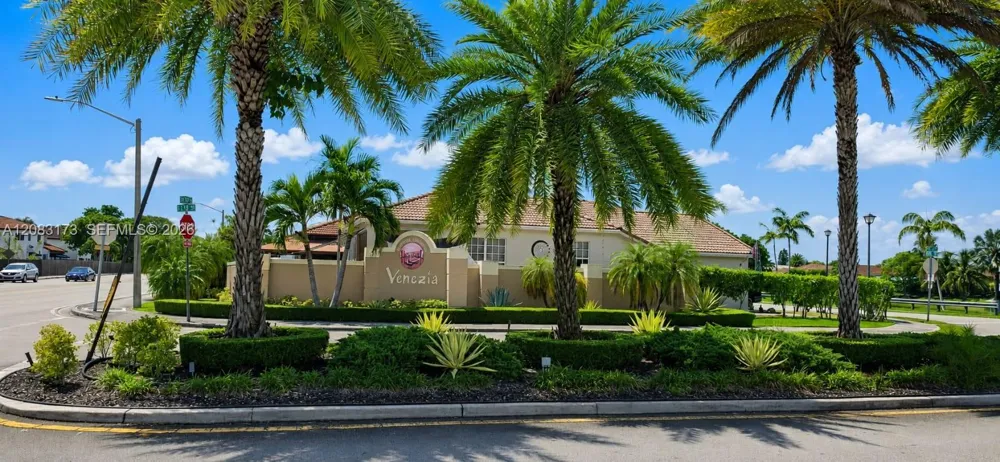 15339 SW 32nd Ter Miami, FL 33185