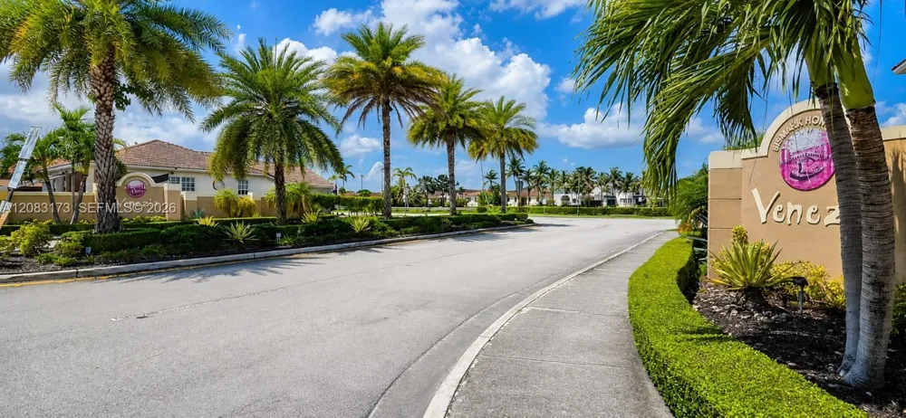 15339 SW 32nd Ter Miami, FL 33185