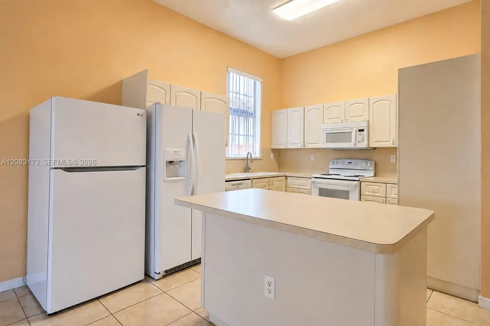15339 SW 32nd Ter Miami, FL 33185