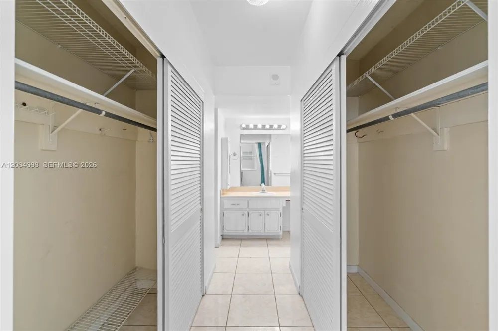 5001 Collins Ave #5E Miami Beach, FL 33140